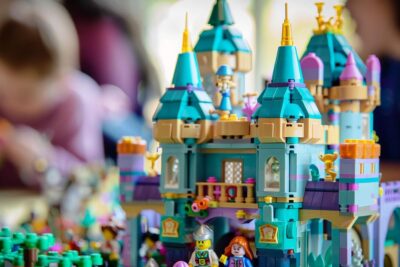 LEGO Disney vs LEGO Marvel qual universo escolher