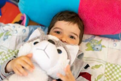 Pelúcia Antialérgica: Como Escolher Brinquedos Seguros para Crianças