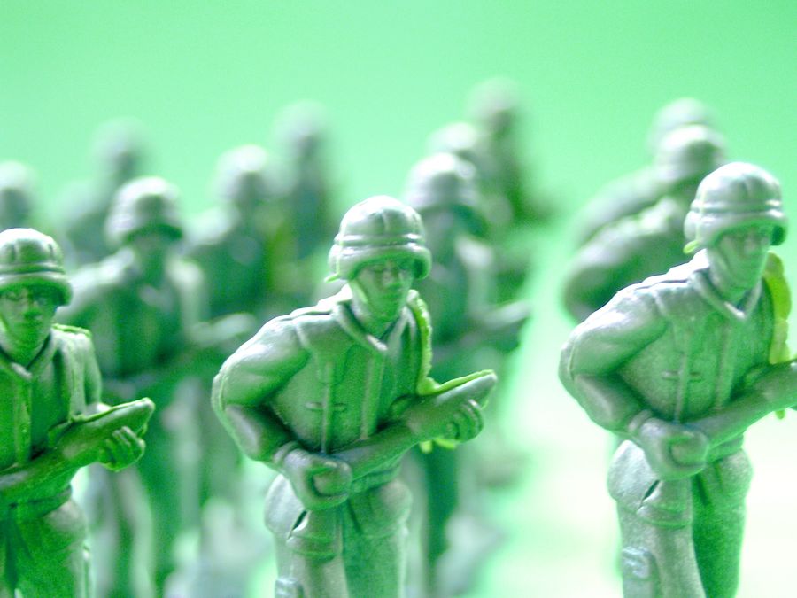 Detalhe das juntas de uma figura articulada no ombro e no cotovelo