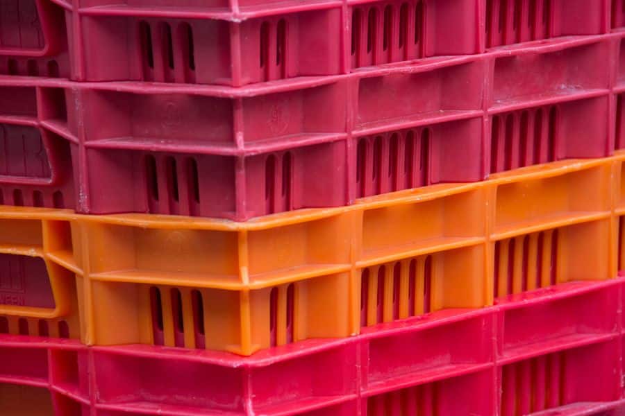 Caixas plásticas para peças de montar